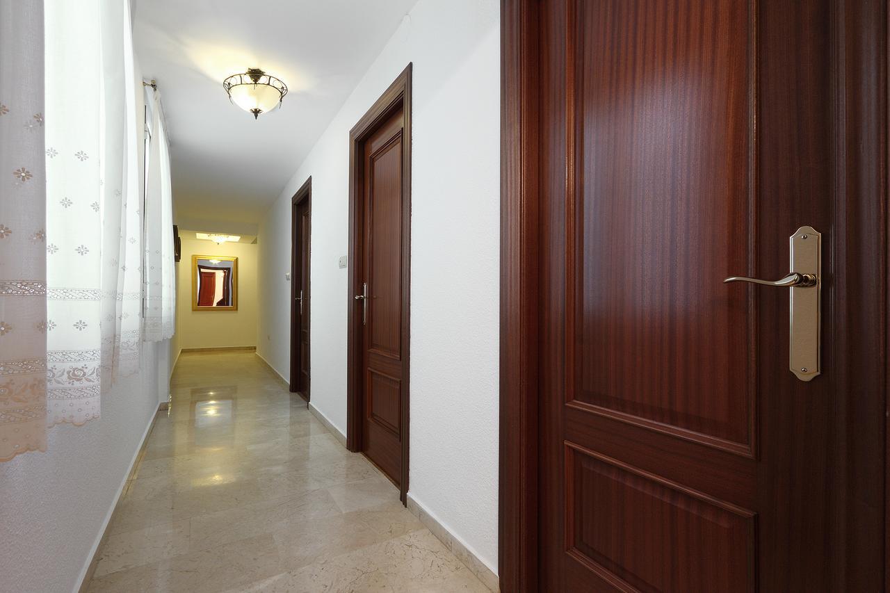 Piso En Calle Recogidas Granada Exterior photo